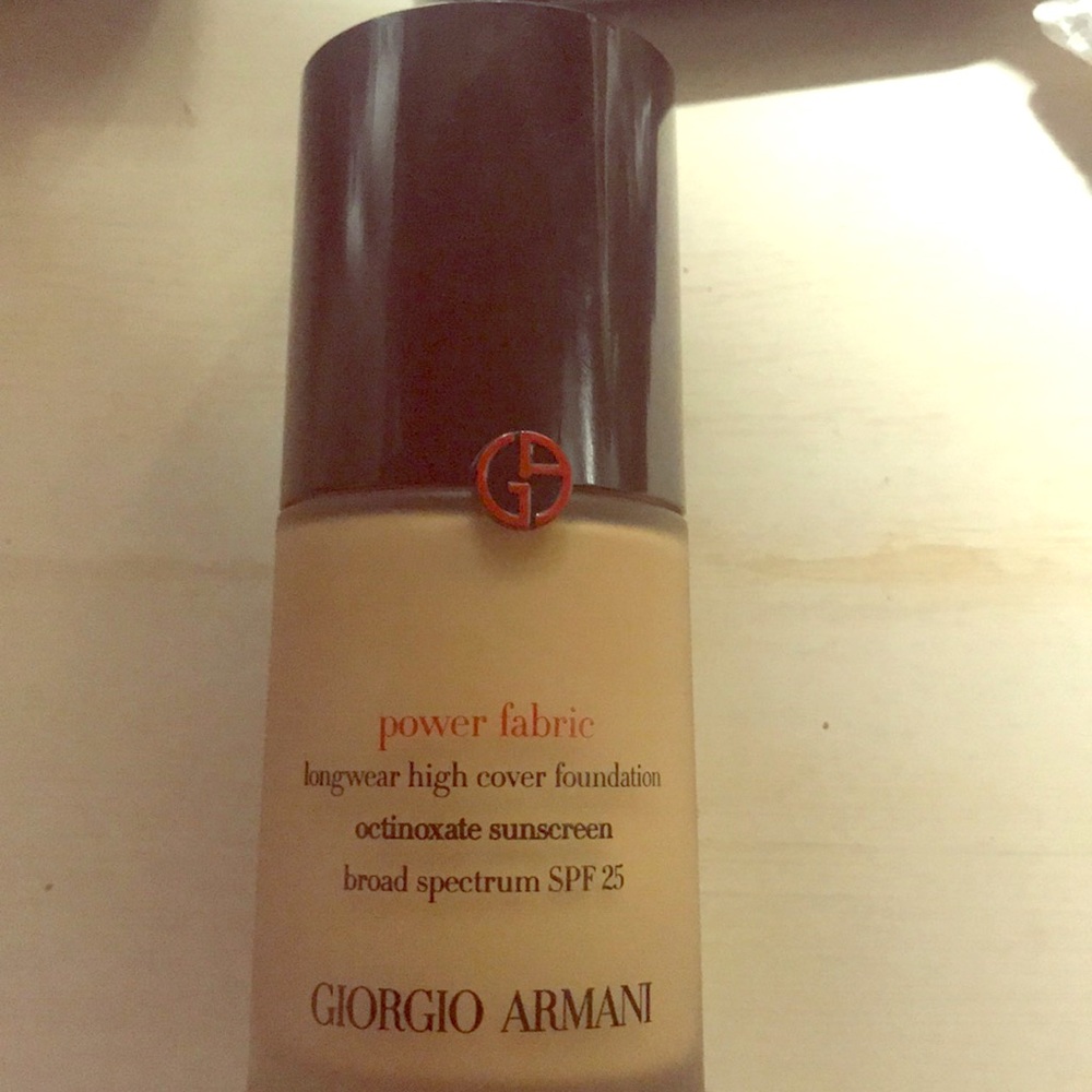 Giorgio Armani Power Fabric Foundation